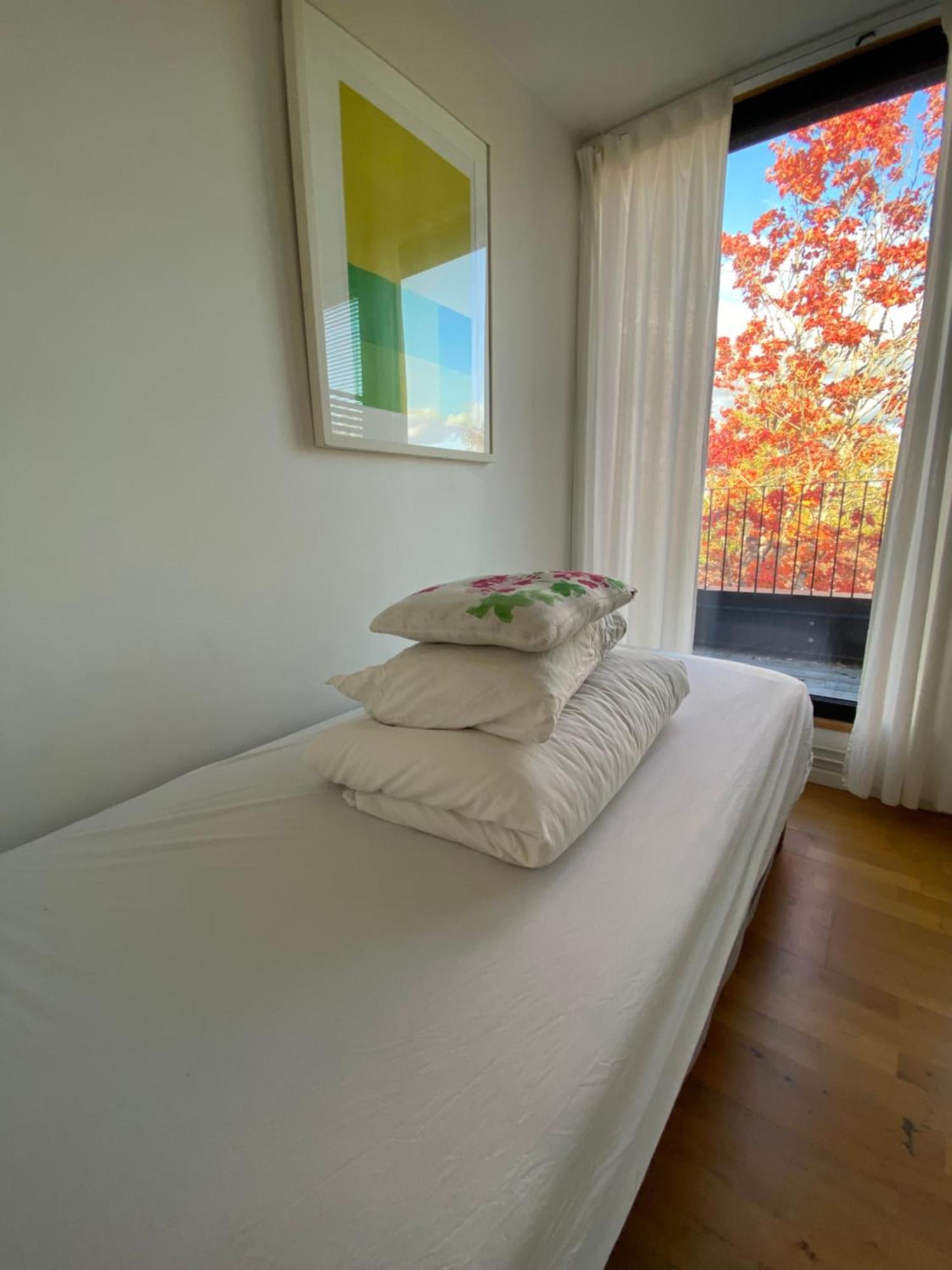 Townhouse On Arlanda Stockholm Metro Line - Easy Checkin Villa Sollentuna Exterior photo