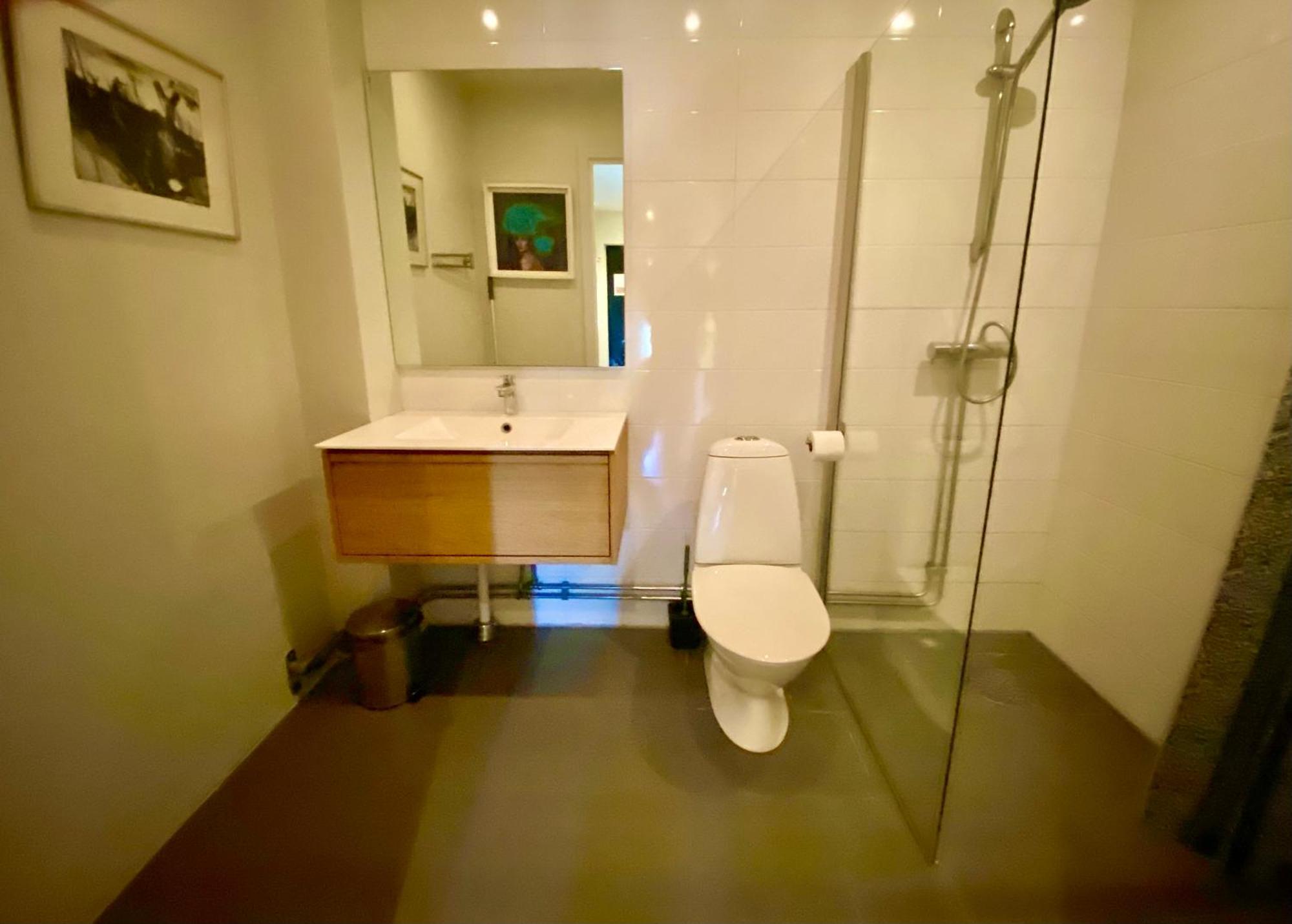 Townhouse On Arlanda Stockholm Metro Line - Easy Checkin Villa Sollentuna Exterior photo